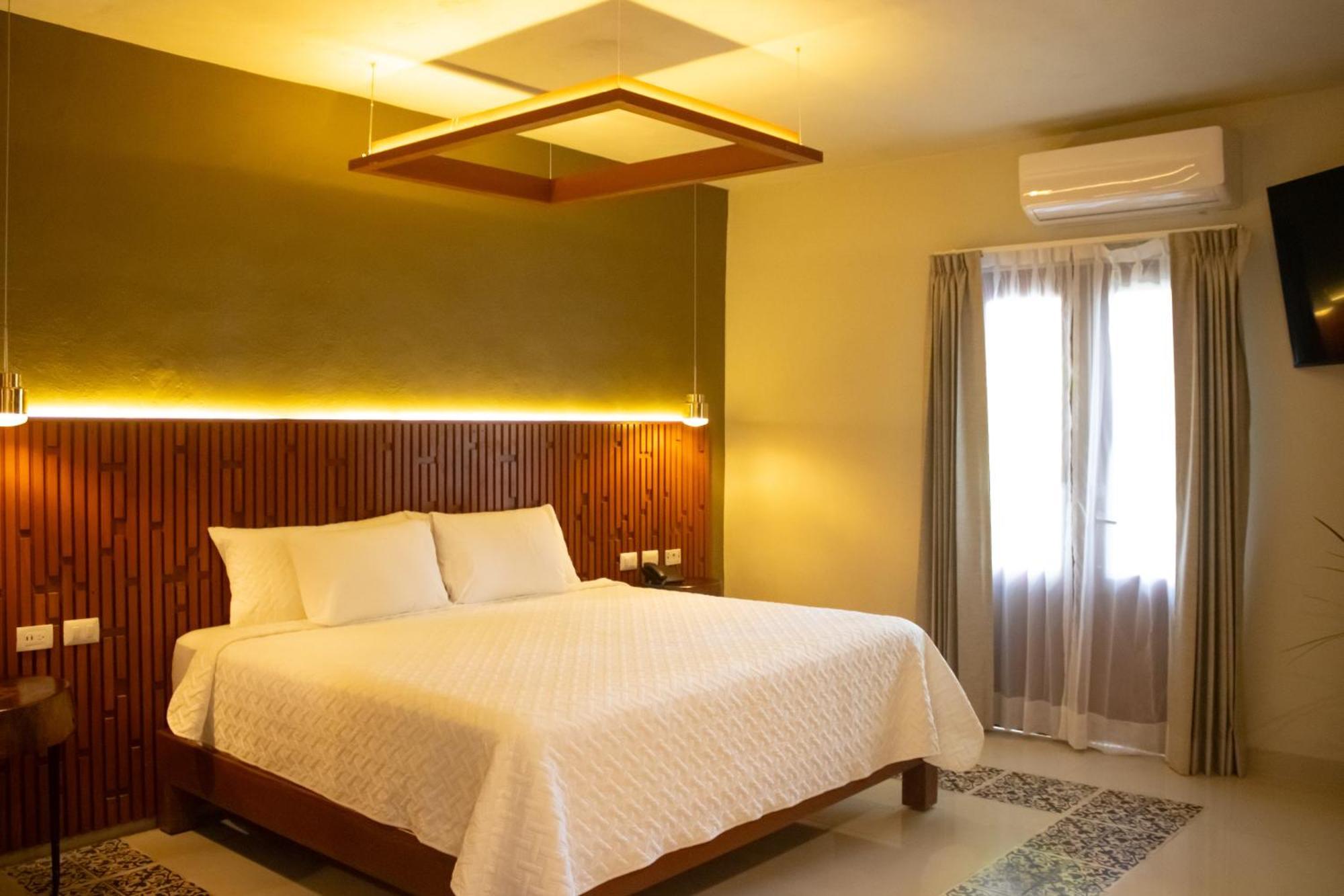 Hotel Poquito A Poquito 巴利亚多利德 外观 照片